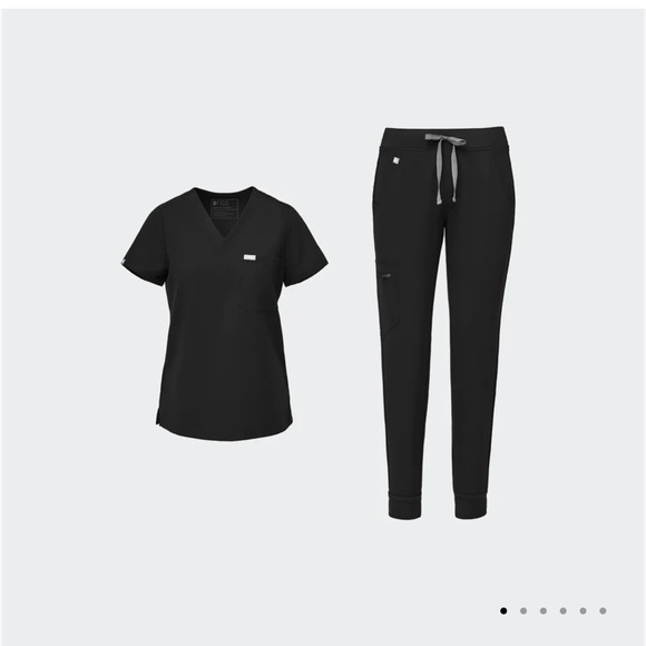 FIGS Scrubs Catarina™ One-Pocket Scrub Top, and Zamora™ Jogger Scrub Pants. - Picture 2 of 4